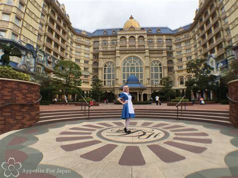 Inside Tokyo Disneyland Hotel’s Alice in Wonderland Themed Room – Appetite For Japan