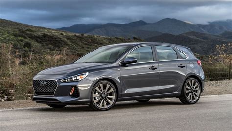 Chicago Auto Show: Hyundai reveals Elantra GT hatchback