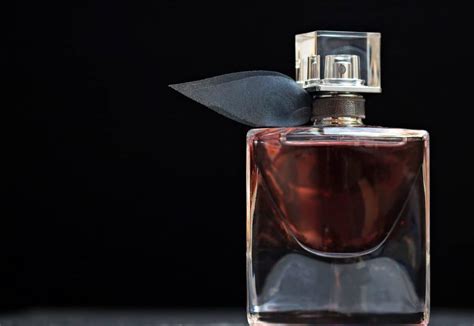 Free picture: perfume, bottle, glass, fragrance, luxury, liquid, object