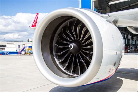 Who are the world’s largest aircraft engine manufacturers?