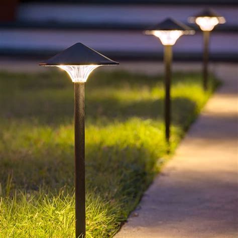 LED Landscape Lighting by DEKOR® Lighting | Pathway & Garden Lights