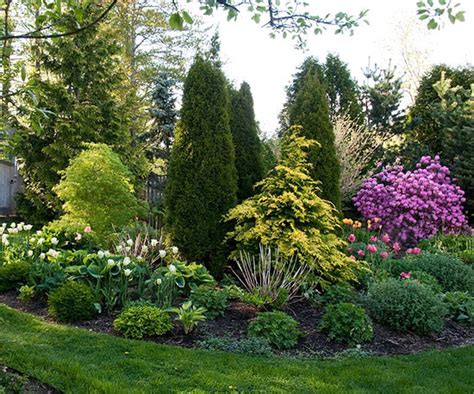 50 Ideas to Make Evergreen Landscape Garden on Your Front Yard https ...