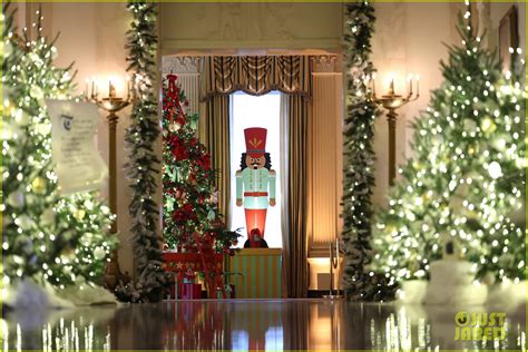 First Lady Jill Biden Unveils White House 2023 Holiday Decorations ...