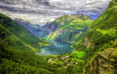 Groenland Fjord : Fjords in Greenland | USA Today / Kangerlussuaq fjord is a fjord in eastern ...