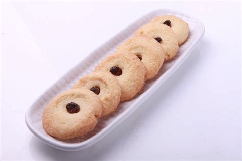 SUJI BISCUIT | Recipe | Biscuits, Melt in your mouth, Flat shapes