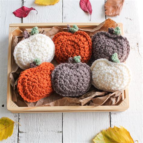 Rustic Crochet Pumpkin Garland Free Crochet Pattern - Free Pattern | The Knotted Nest