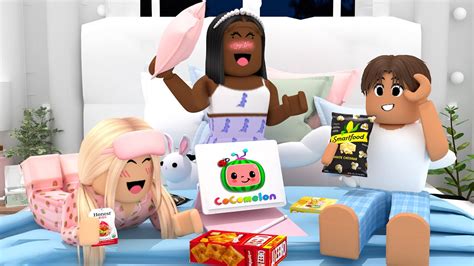 😴 MY TODDLER HAD A SLEEPOVER WITH HIS PRESCHOOL FRIENDS *CHAOS* Roblox ...