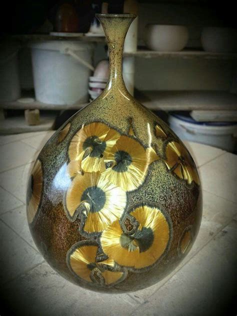 I believe this is a Matt Horne piece. Incredible artist! | Raku pottery, Pottery vase, Ceramic ...