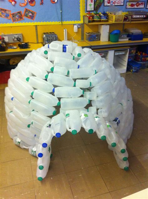 Milk bottle igloo Maia !!!!!!!!!!!!!!!!!!!!!!!!!!!!!!! | Bouchons de ...