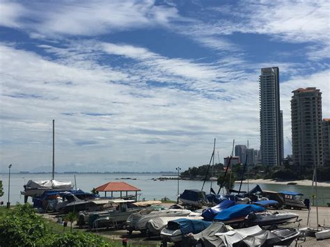 Tanjung Tokong, Pulau Pinang, Malaysia : beach