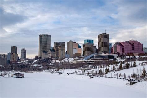 How to Enjoy an Edmonton Winter (for 2024) - Road Trip Alberta