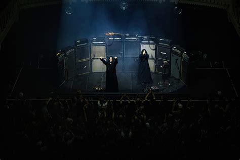 Sunn O))) brengt drone metal hoogmis naar Paradiso | NMTH