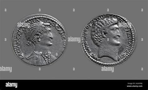 Antony cleopatra coin hi-res stock photography and images - Alamy