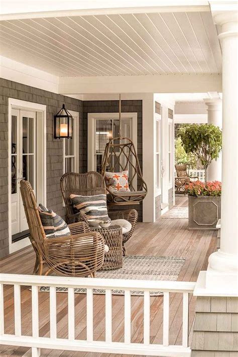 Nice 85 Beautiful Farmhouse Front Porch Decorating Ideas source link ...