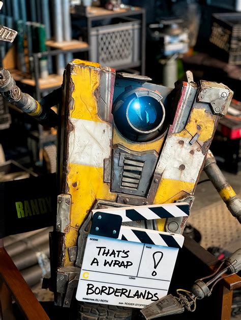 Borderlands Movie: Claptrap Revealed as Production Wraps