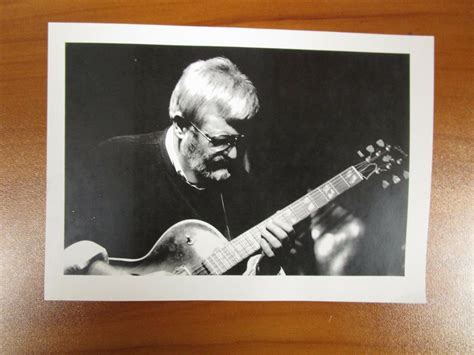 Vintage Glossy Photo Bob Johnson British Musician Guitarist Steeleye Span - Collectibles