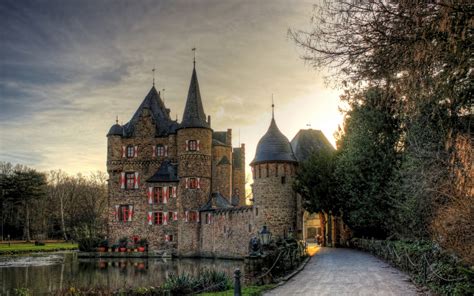 Medieval Castle Wallpaper - WallpaperSafari