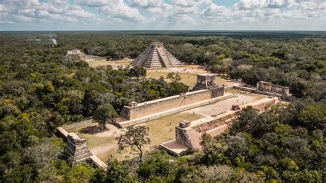 4. CHICHEN ITZA (MÉXICO)