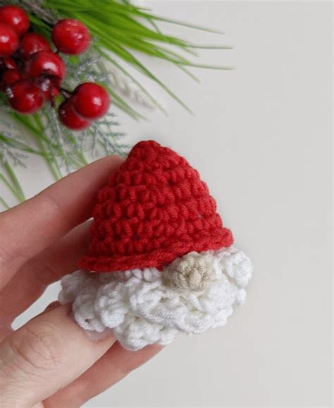 Christmas gnome ornament easy crochet pattern