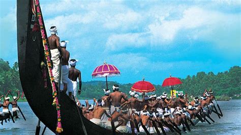 Chundan Vallam: the Battling Snake Boats of Kerala! Going strong since the Mid-1300’s ...