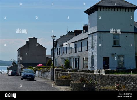 Gardai hi-res stock photography and images - Alamy