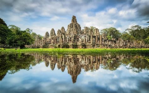 Angkor Wat, The Beauty of Cambodia - Traveldigg.com