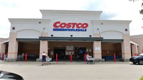 How much does Costco pay Springfield MO?