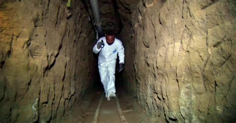 A walk through El Chapo's escape tunnel in Mexico - The New York Times