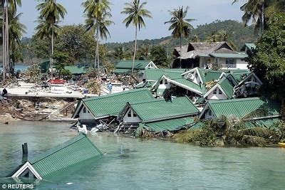 how many people died - 2004 boxing day tsunami