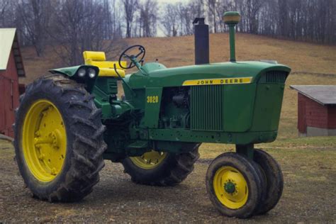 John Deere 3020