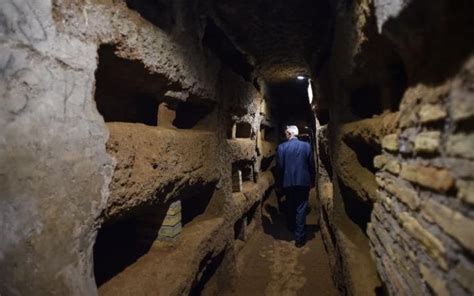 1600-year-old Christian frescoes in Rome’s catacombs uncovered ...