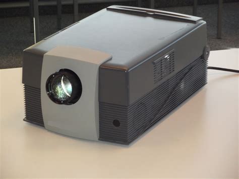 LCD projector - Wikipedia