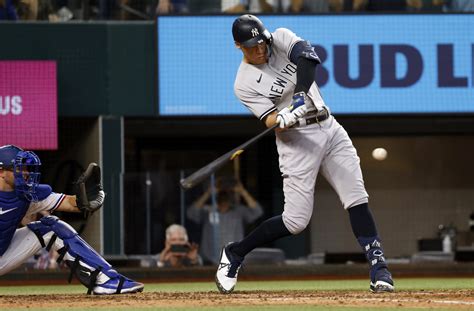 Aaron Judge passes Roger Maris with 62nd home run: Best memes and tweets