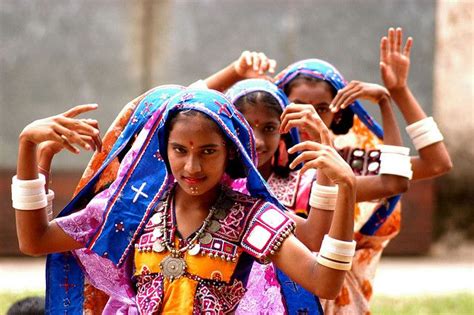 Folk Dance of Telangana, Traditional Dance of Telangana - Lifestyle Fun