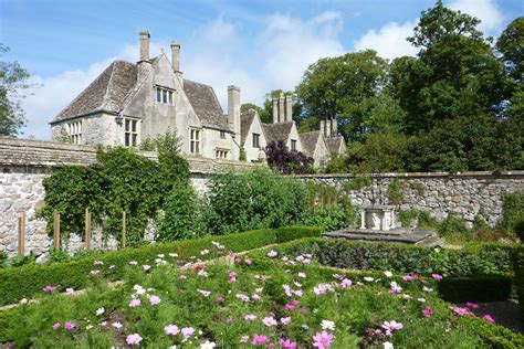 Avebury Manor and Gardens: Gallery