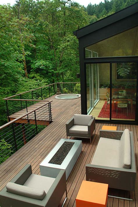 When its comes to designing an outdoor deck space for entertaining, it ...