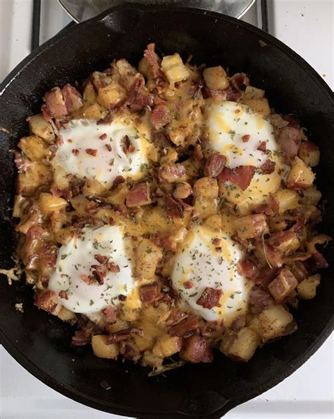 Bacon Cheddar Hash with Eggs : r/BreakfastFood