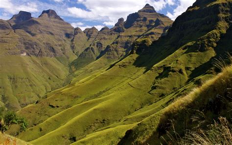 Photos That Will Make You Want to Hike in the Drakensberg, S. Africa | Drakensberg mountains ...