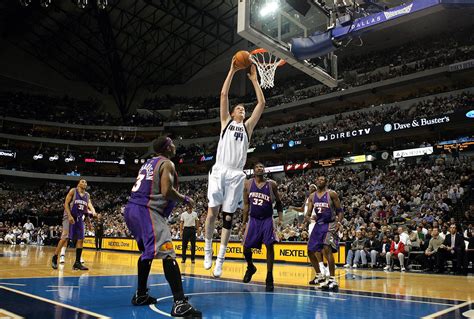 Former Dallas Maverick Shawn Bradley Paralyzed After Bike Accident | iHeart