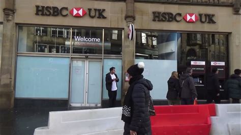 Sheffield city centre Fargate HSBC only functioning branch is closed. - YouTube