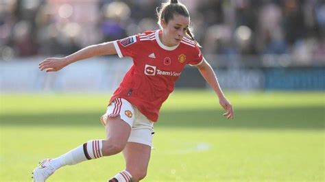 Ella Toone: Manchester United record goalscorer signs new deal until ...