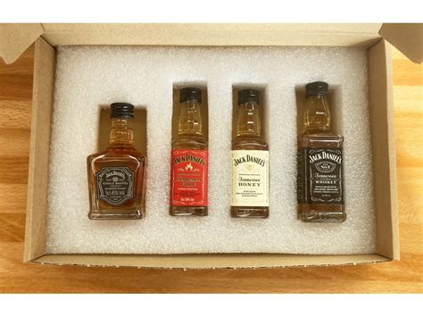 Whisky Miniatures Gift Box - Soldiers Of Gloucestershire Museum