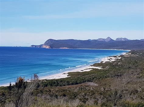 Freycinet National Park – Friendly Beaches Lookout | Attraction Tour | Friendly Beaches