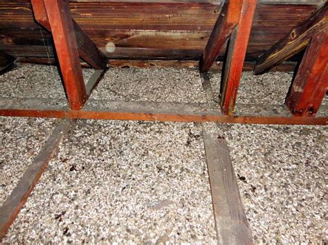 Vermiculite Insulation: DIY Safe Asbestos Removal - ManMadeDIY