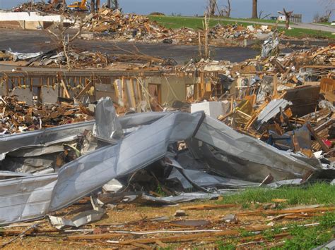 PrunePicker: Joplin tornado damage. Awe inspiring sight.