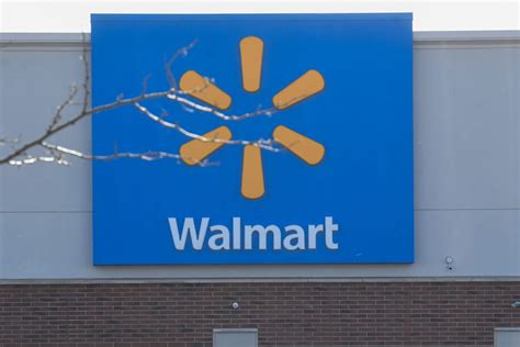 Georgia Walmart shooting suspect in custody after 1 killed, girl injured