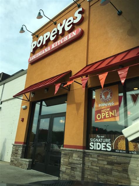 Popeyes - Fast Food - 1701 Sunrise Hwy, Bay Shore, NY - Restaurant ...