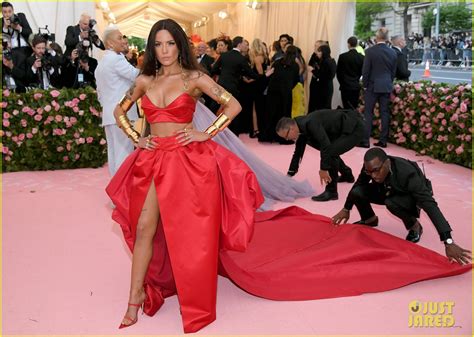 Halsey Looks Ravishing in Red at Met Gala 2019: Photo 4285260 | Photos | Just Jared: Celebrity ...