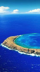 Molokini Crater aerial view, Maui, Hawaii, USA | Windows Spotlight Images