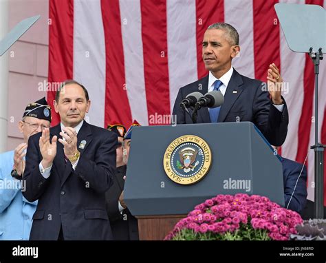 United States President Barack Obama makes remarks in the Memorial ...